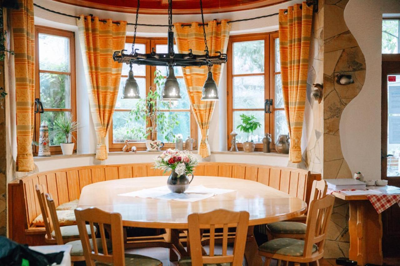 Herrenschenke-Cafe Eiring Königsberg in Bayern 外观 照片